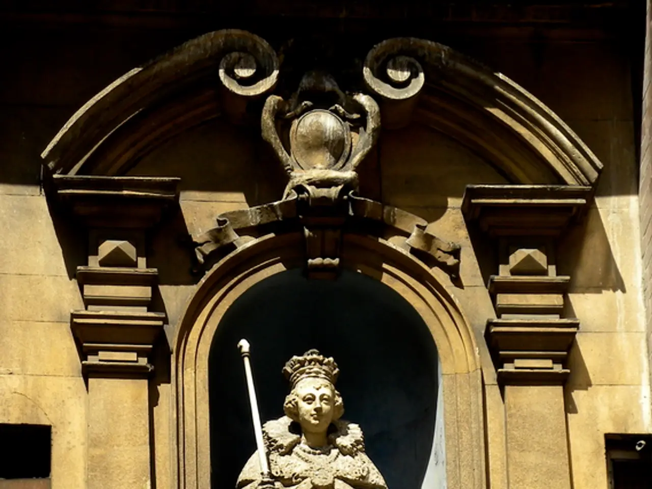 Businessman from Hildesheim found guilty of defrauding investors of 26 million euros.