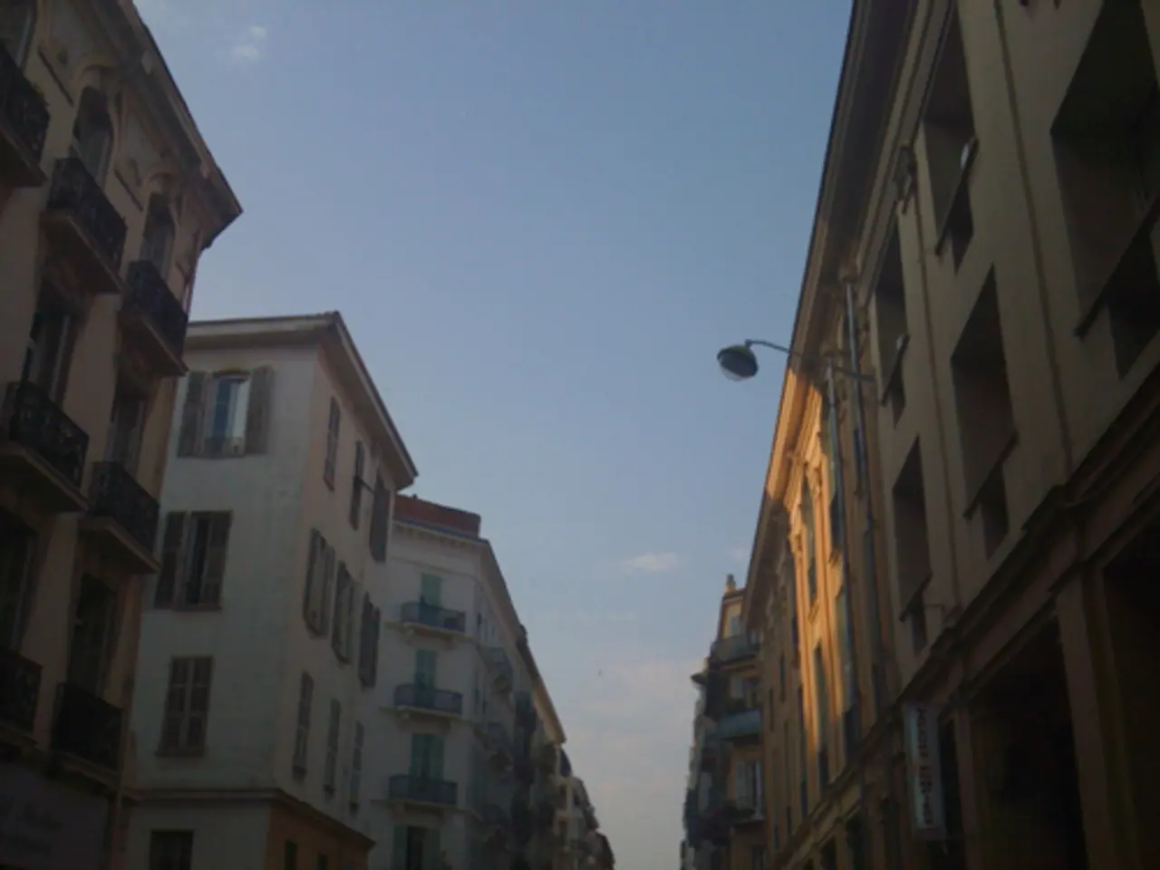 Wealthy Individuals Often Exhibit These 13 Psychological Traits