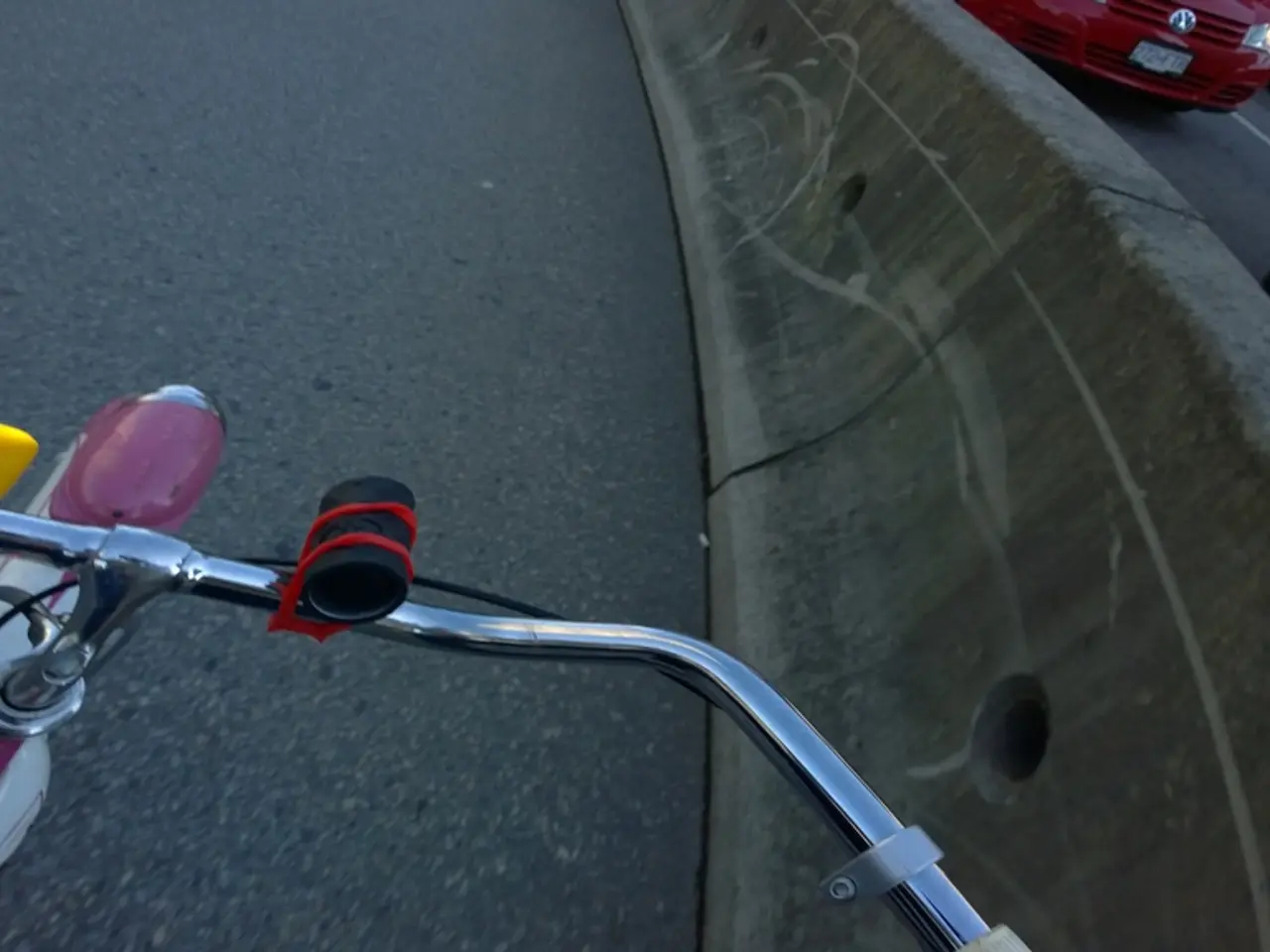 Continental's CEO, Reitzle, steps down; Soussan, ex-Siemens manager, assumes leadership role