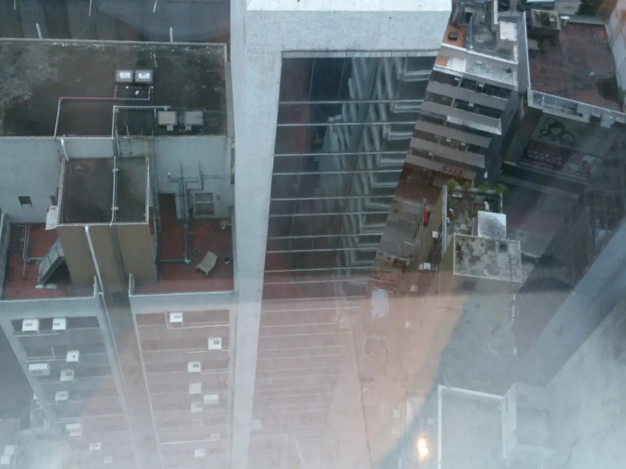 As we can see in the image there are buildings and windows.