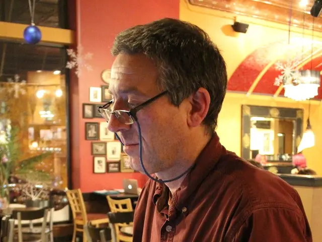 Competition Between MSI Prestige A16 AI+ and MacBook Pro M4 Pro: Which high-performance laptop...