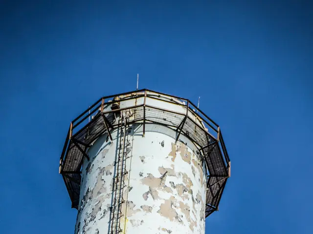 Navigating Capacity Shortages Amid Tariff Turmoil: The Essential Role of Hybrid 3PL Models