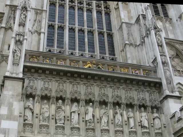 A remarkable structure of architectural beauty, nestled in a hidden woodland clearing, is available...