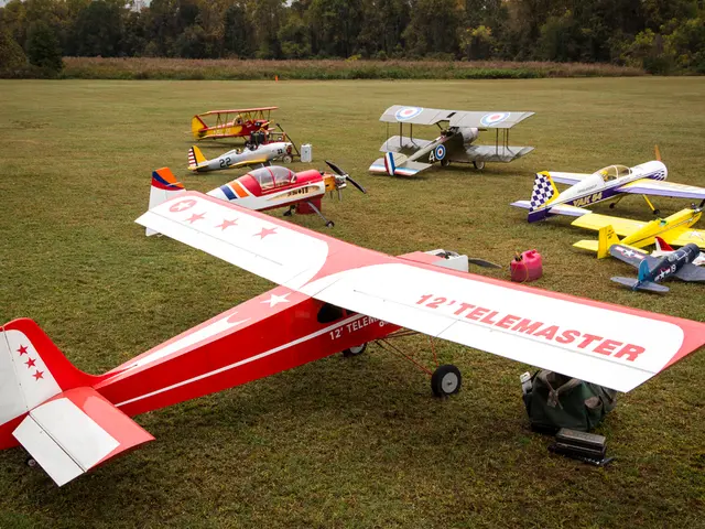 Pursuit of environmentally-friendly jet fuels by Hydrogen, Enea, and Polymers