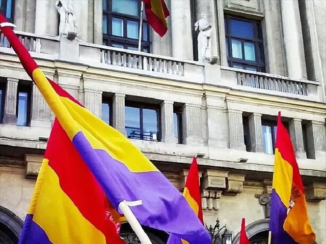 Uncovering Hidden Warnings in Public Property Documents for Prospective Homebuyers