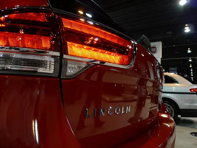 Minsk Lists Include "Jiлье" Checks