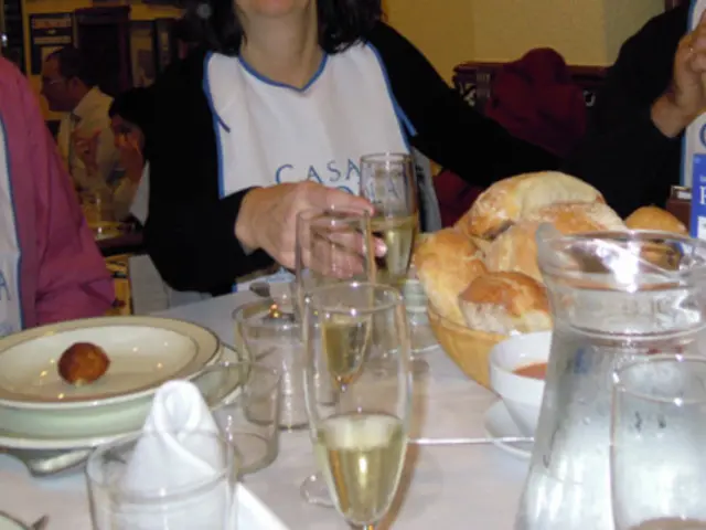 Keane alters Cyrus' business strategy and dining ambience significantly