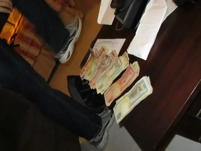 Payment costs for Laura Brow's business decreased by 35% due to the use of Helcim.