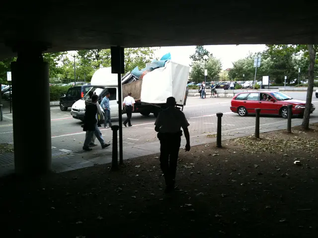 Analysis: Cars in German Urban Areas Outpace Public Transportation in Speed